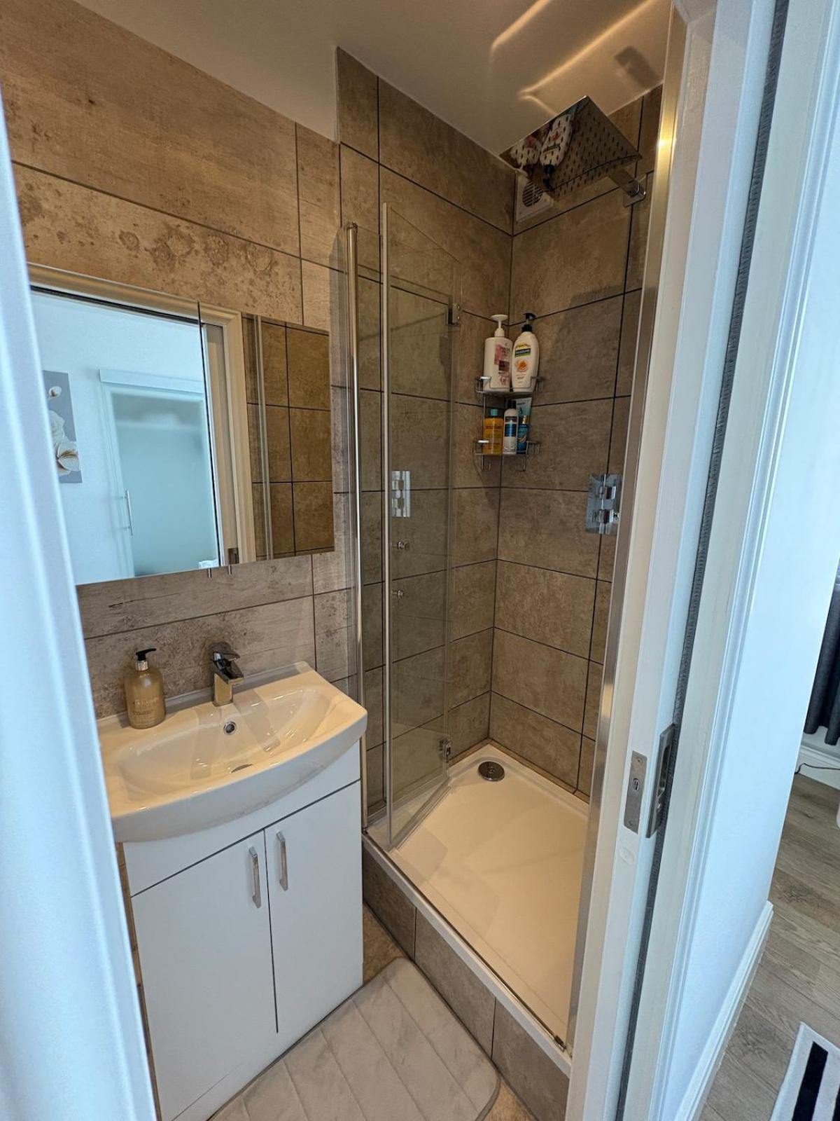 Apartment Spacious 3-bedroom Flat In Prime Location London