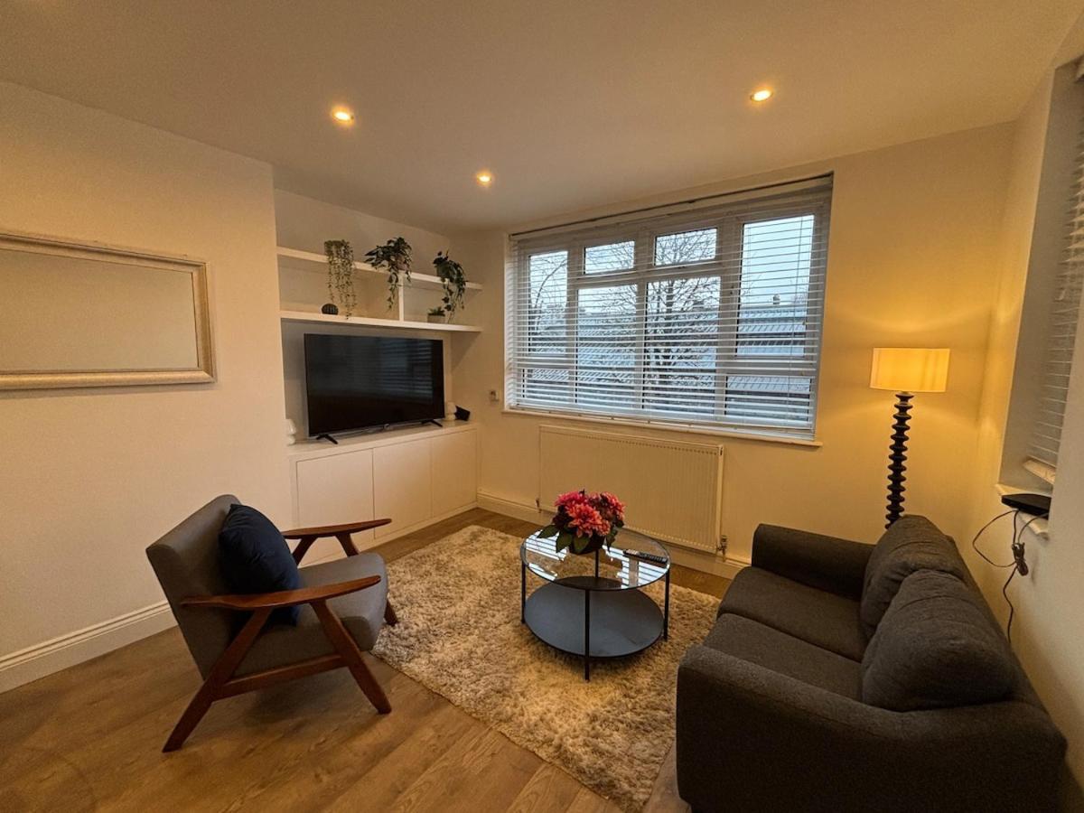 Apartment Spacious 3-bedroom Flat In Prime Location